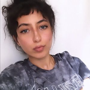 Meet your Posher, Siham